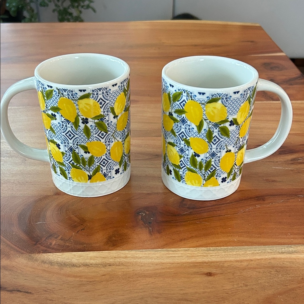 Eccolo Gooseberry Moon Ceramic Mugs in a lemon Amalfi Coast design